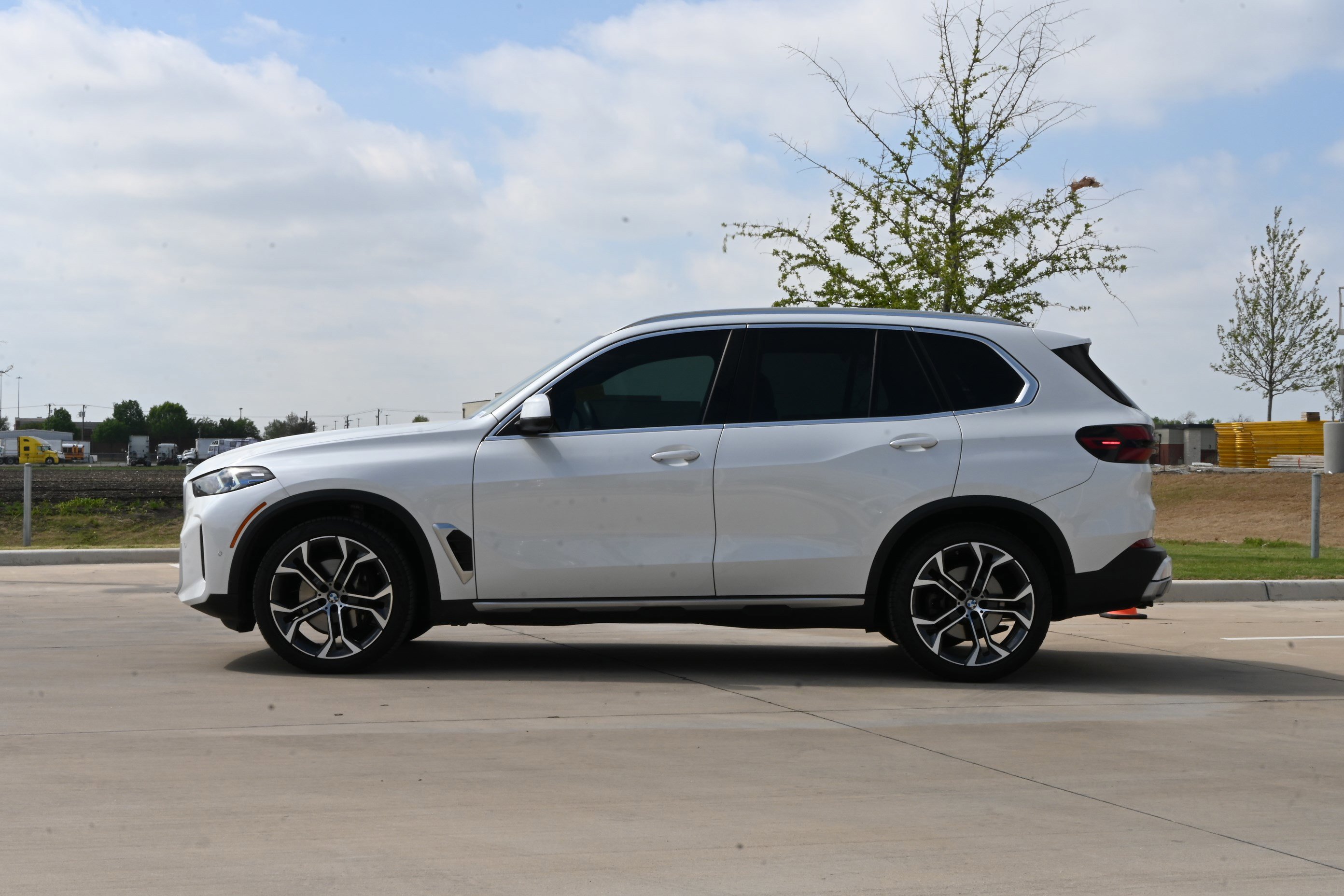 Certified 2025 BMW X5 xDrive40i w/ Premium Package image 6