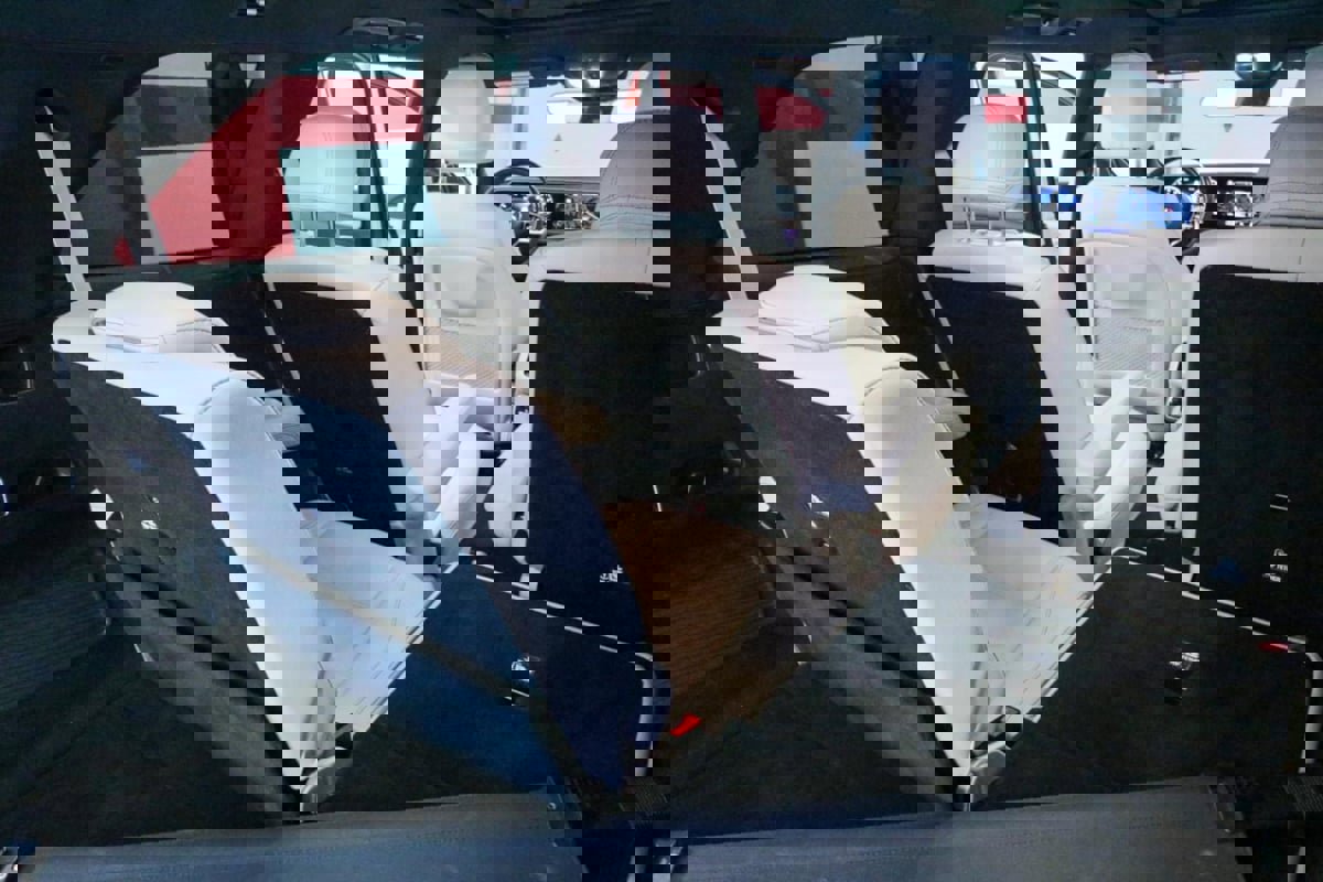 Used 2023 Mercedes-Benz GLS 450 4MATIC image 30