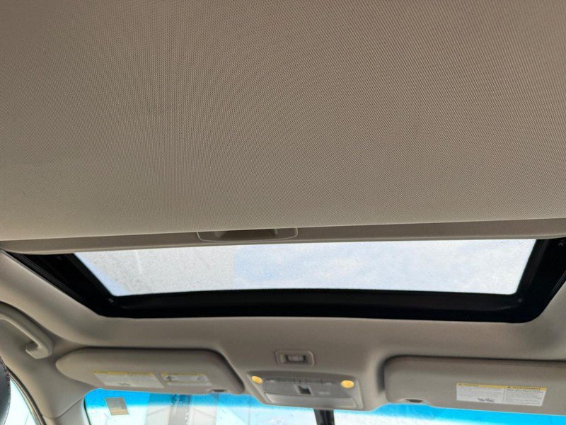 Used 2019 Nissan Pathfinder SL AWD/4WD image 16