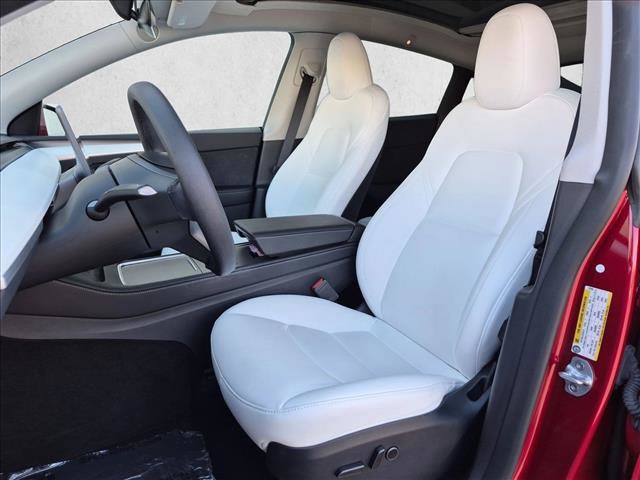 Used 2024 Tesla Model Y Long Range AWD/4WD image 16