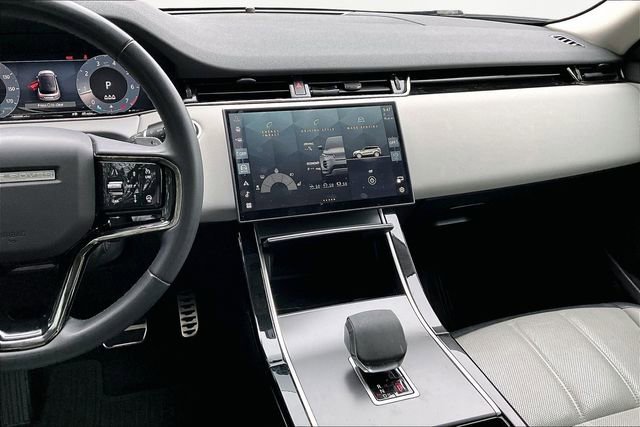 Used 2024 Land Rover Range Rover Evoque Dynamic SE image 9