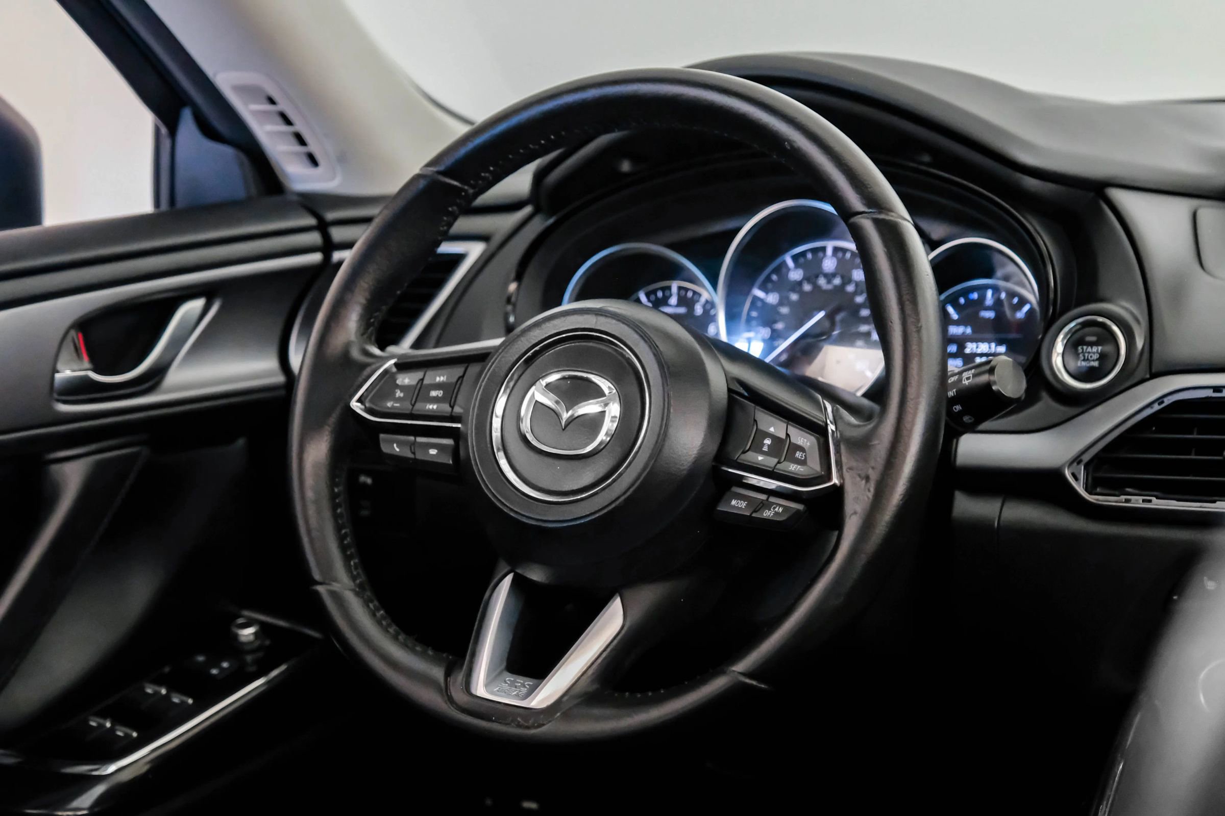 Used 2018 MAZDA CX-9 Touring w/ Touring Premium Package image 14