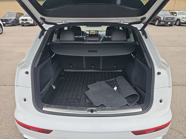 Used 2022 Audi SQ5 Premium Plus w/ Premium Plus Package image 16