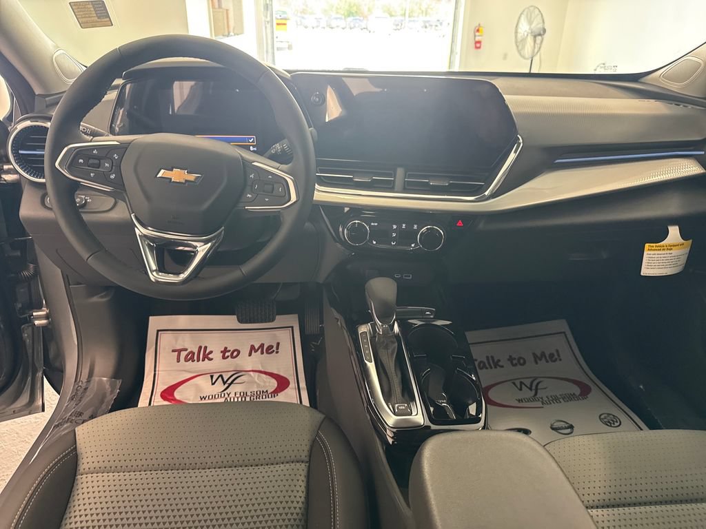 New 2026 Chevrolet Trax LT w/ LT Convenience Package FWD image 14