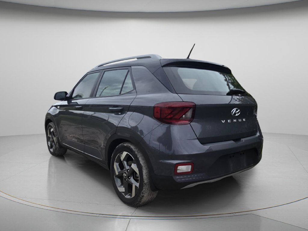 Certified 2023 Hyundai Venue Limited w/ Cargo Package FWD image 4