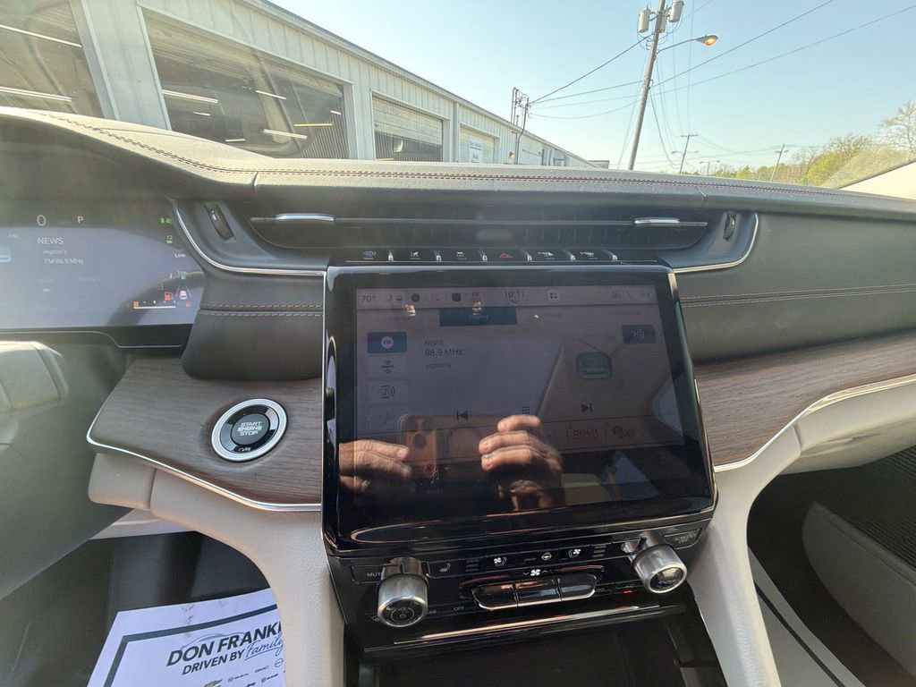 Used 2022 Jeep Grand Cherokee Summit w/ Advanced Protech Group IV image 16