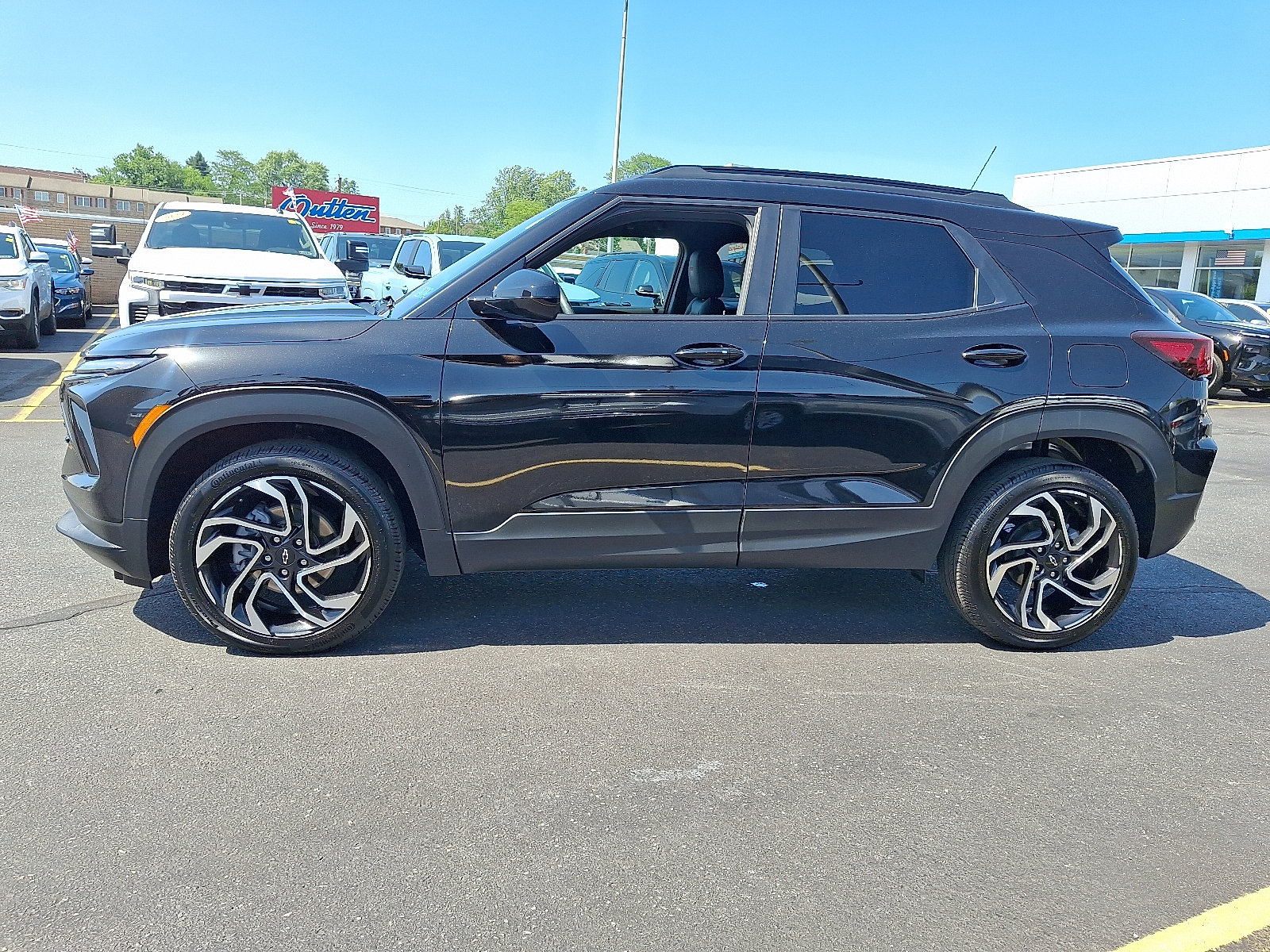 Used 2025 Chevrolet TrailBlazer RS w/ Driver Confidence Package AWD/4WD image 2