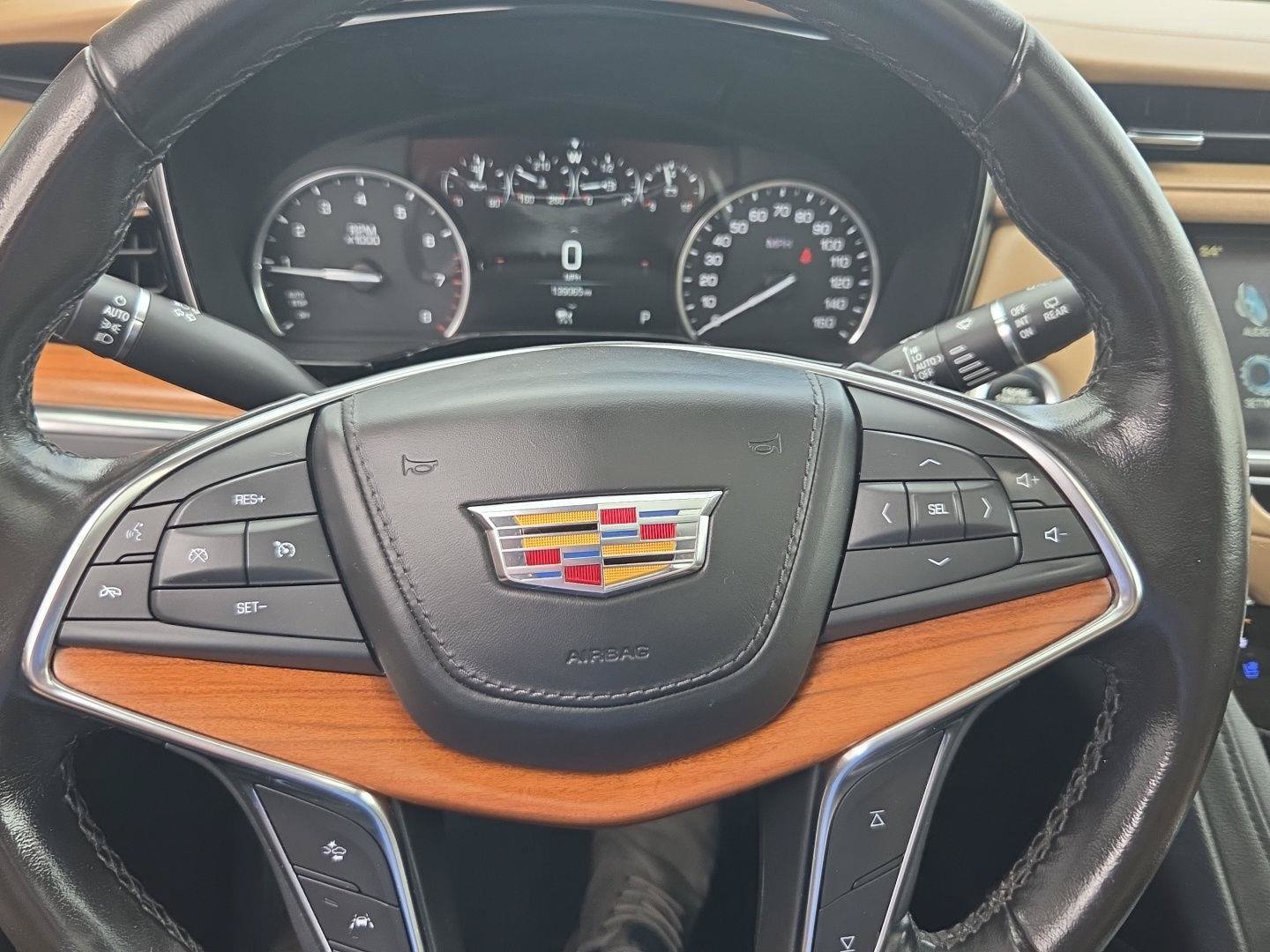 Used 2019 Cadillac XT5 Platinum AWD/4WD image 18