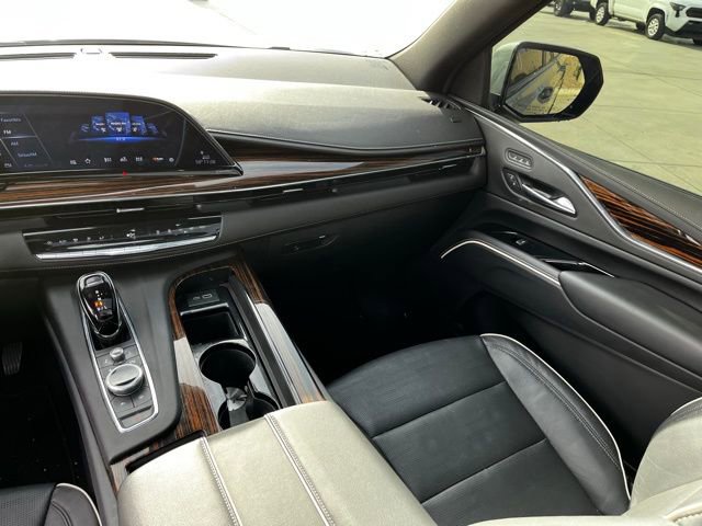 Used 2023 Cadillac Escalade Premium Luxury image 12