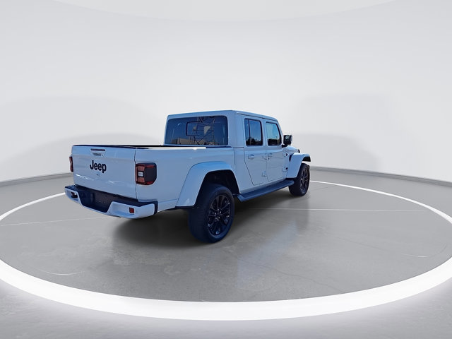 Used 2023 Jeep Gladiator Overland image 9