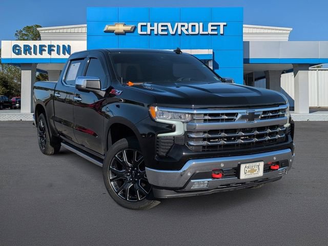 Used 2025 Chevrolet Silverado 1500 LTZ image 2
