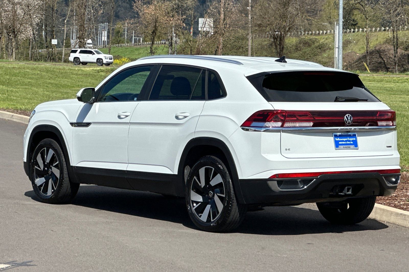 Used 2025 Volkswagen Atlas Cross Sport SE image 5