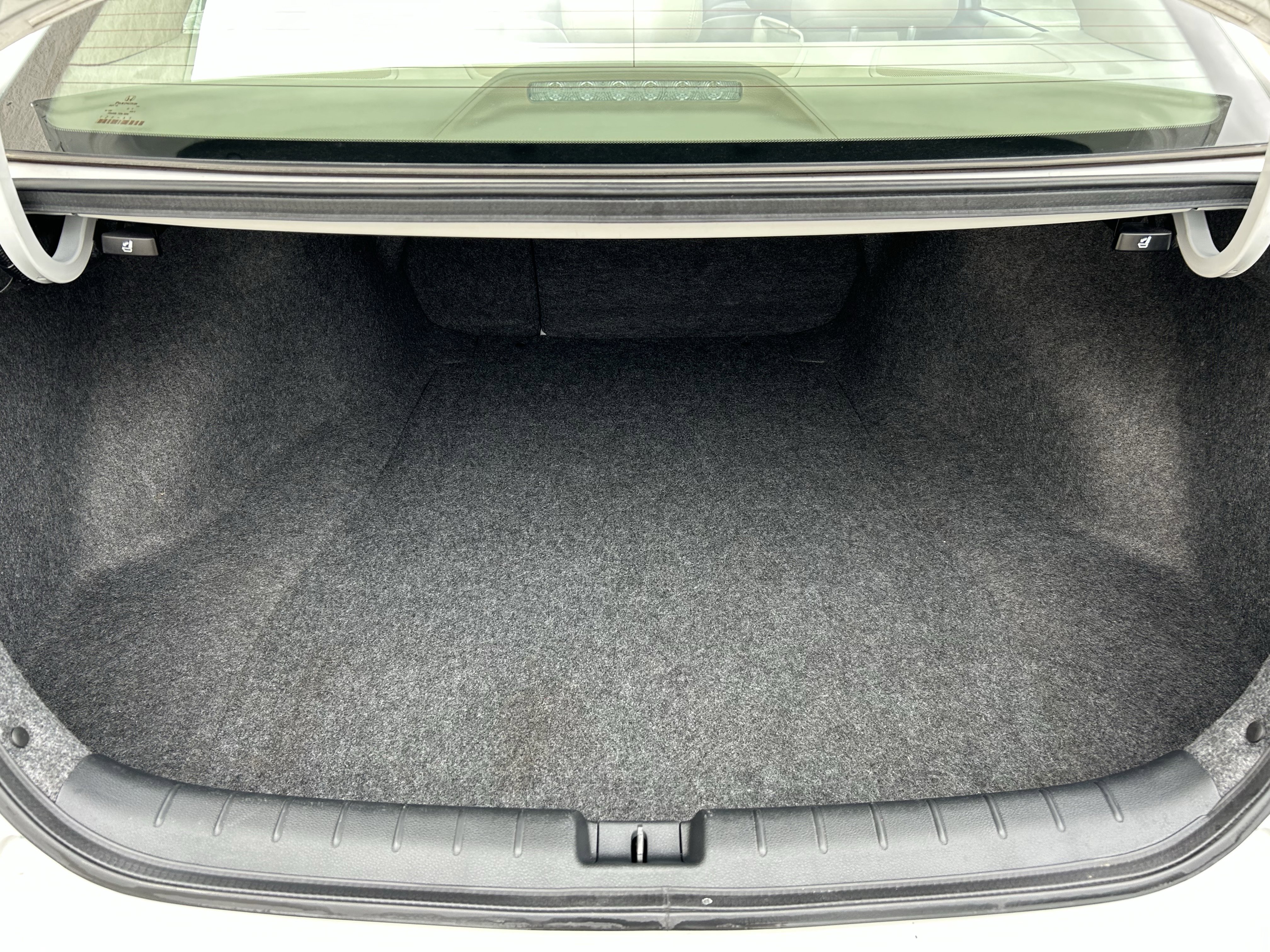 Used 2016 Honda Accord Touring image 29