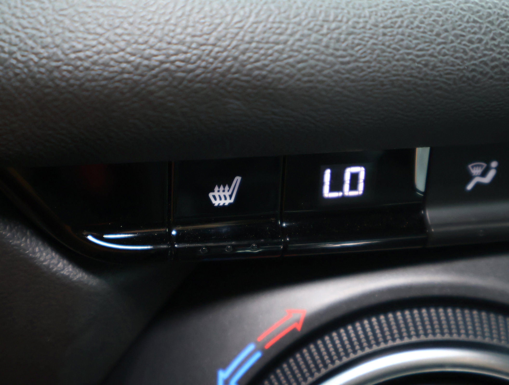 Used 2024 Chevrolet Blazer LT w/ Convenience Package FWD image 6