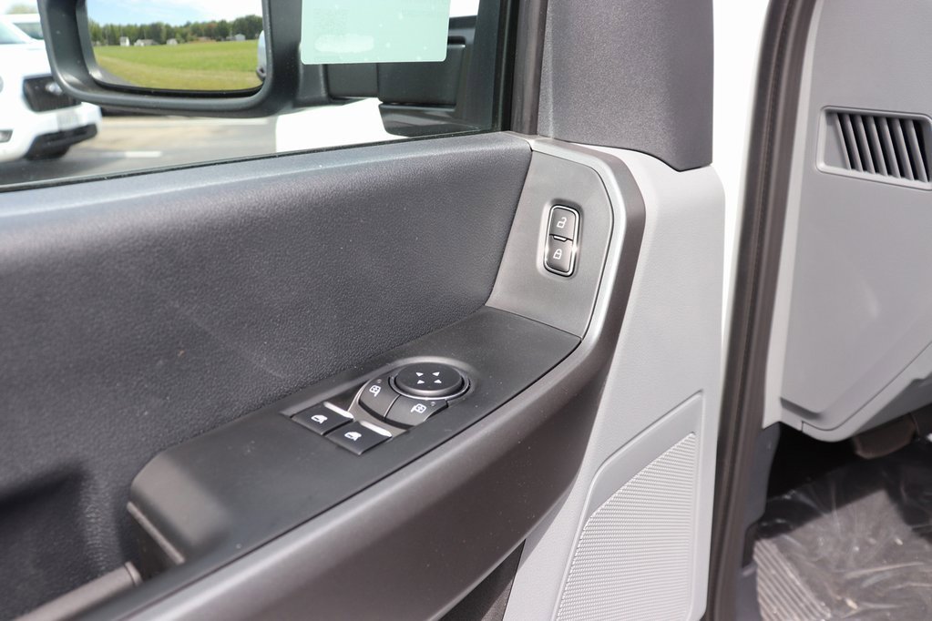 New 2026 Ford F350 4x4 Regular Cab Super Duty image 18