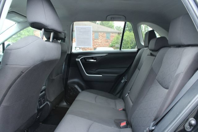 Used 2022 Toyota RAV4 XLE FWD image 29