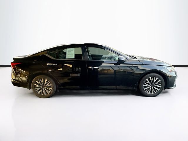 Used 2023 Nissan Altima 2.5 SV image 8