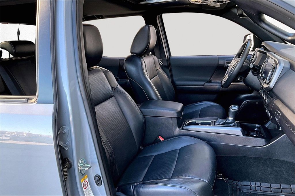 Used 2020 Toyota Tacoma TRD Off-Road image 25