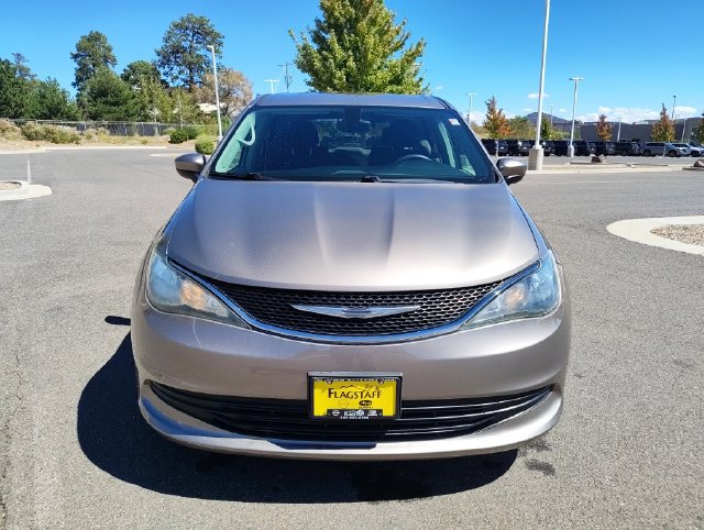 Used 2017 Chrysler Pacifica LX FWD image 8
