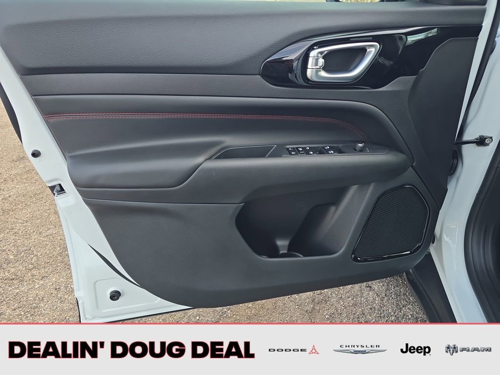 New 2026 Jeep Compass Trailhawk AWD/4WD image 11