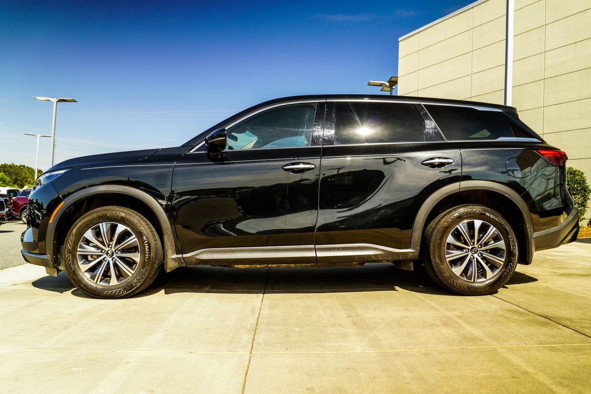 Certified 2023 INFINITI QX60 Pure image 9