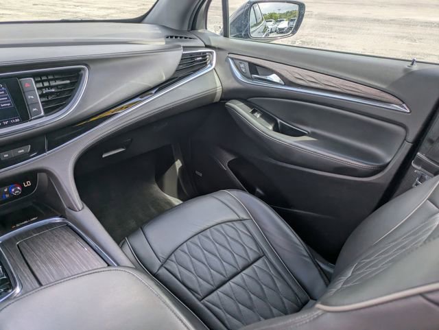 Used 2023 Buick Enclave Avenir w/ Avenir Technology Package AWD/4WD image 16