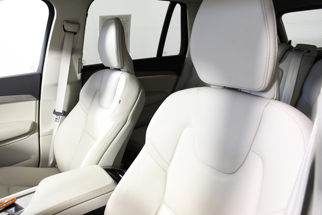Used 2023 Volvo XC90 B5 Plus w/ Protection Package AWD/4WD image 17