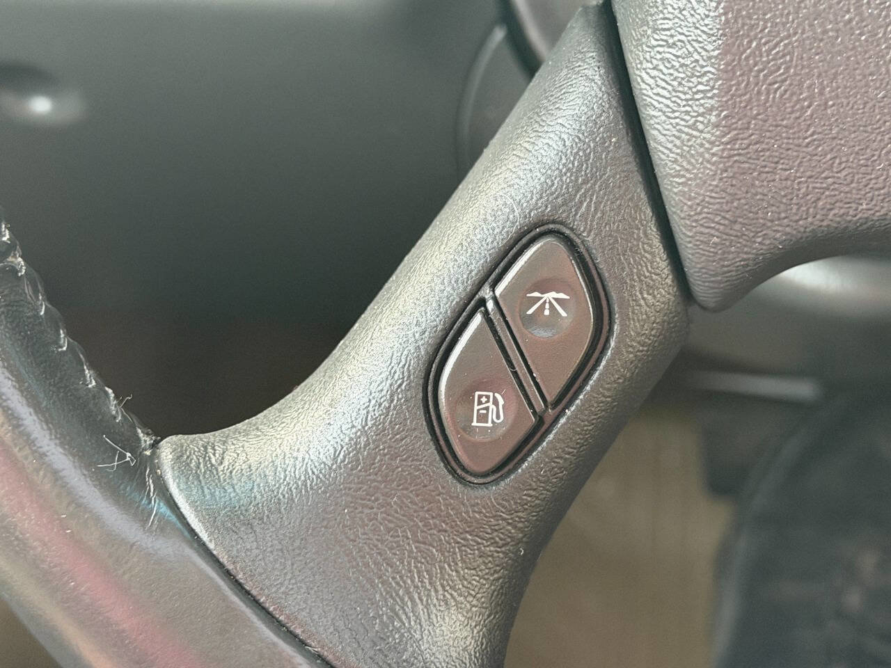 Used 2004 Oldsmobile Bravada AWD w/ Memory Package image 30