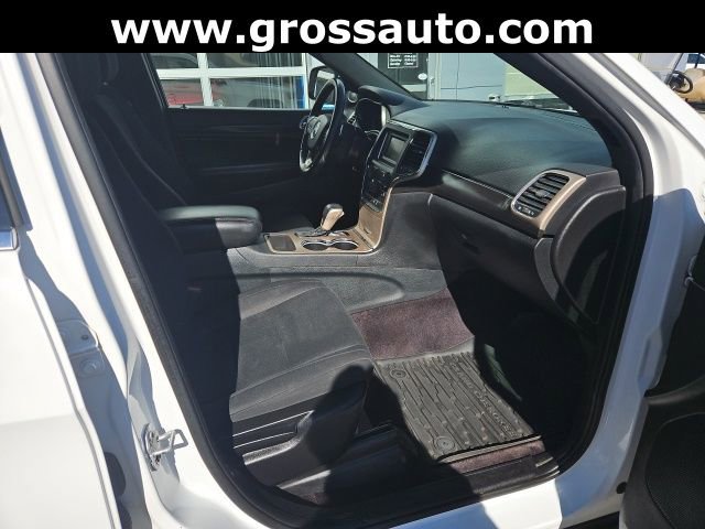 Used 2017 Jeep Grand Cherokee Laredo AWD/4WD image 29