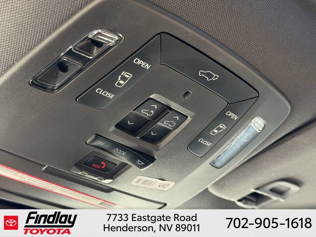 Certified 2023 Toyota Sienna Platinum FWD image 29