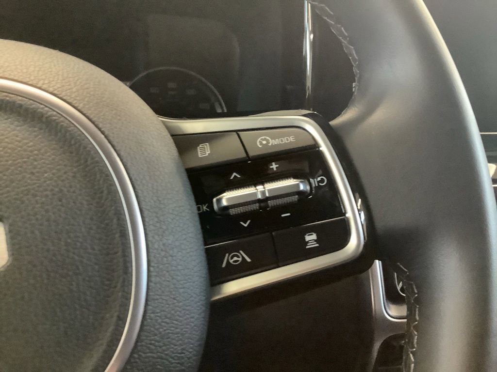Certified 2023 Kia Sorento EX AWD/4WD image 13