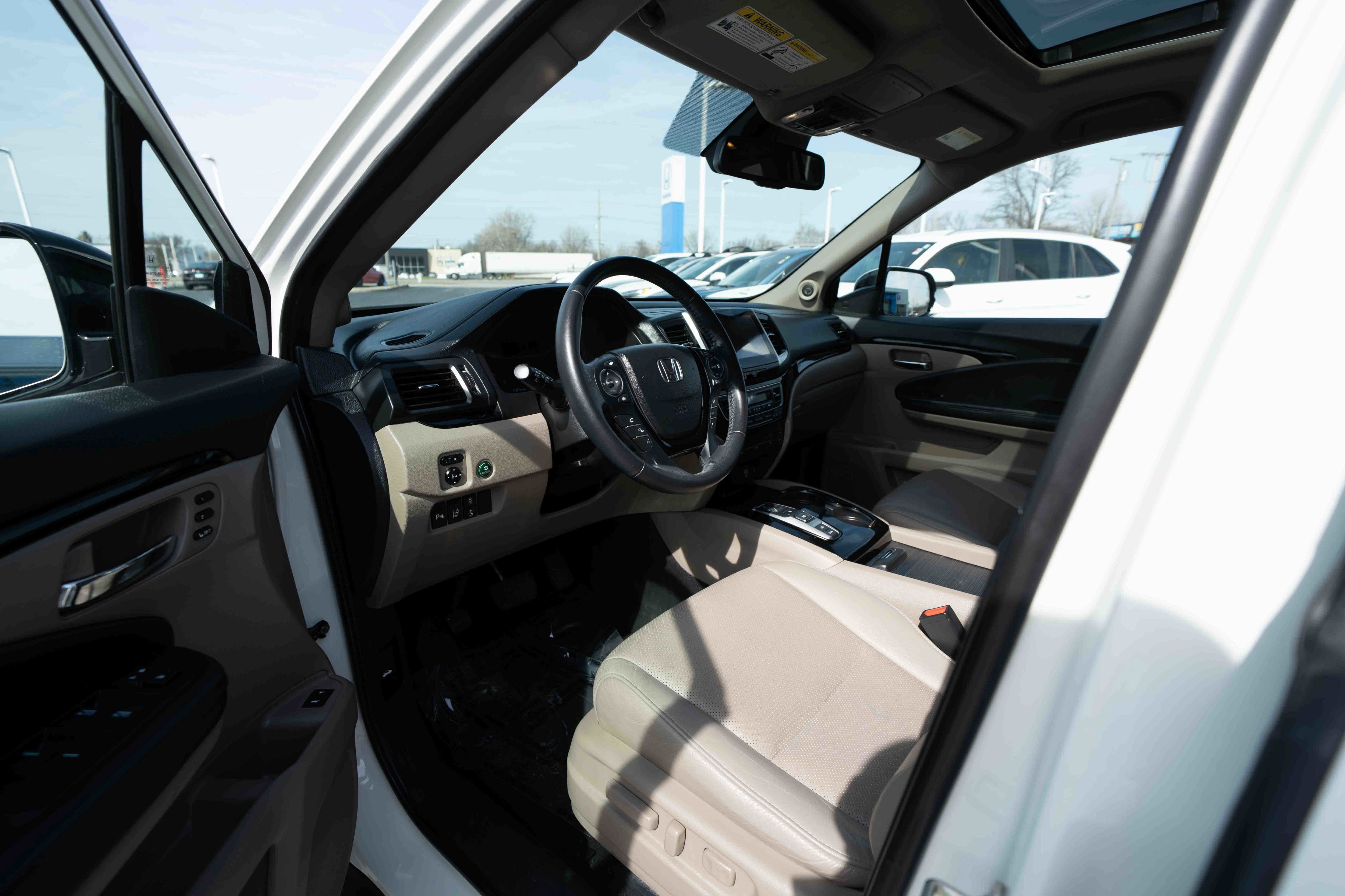 Used 2017 Honda Pilot Elite image 8