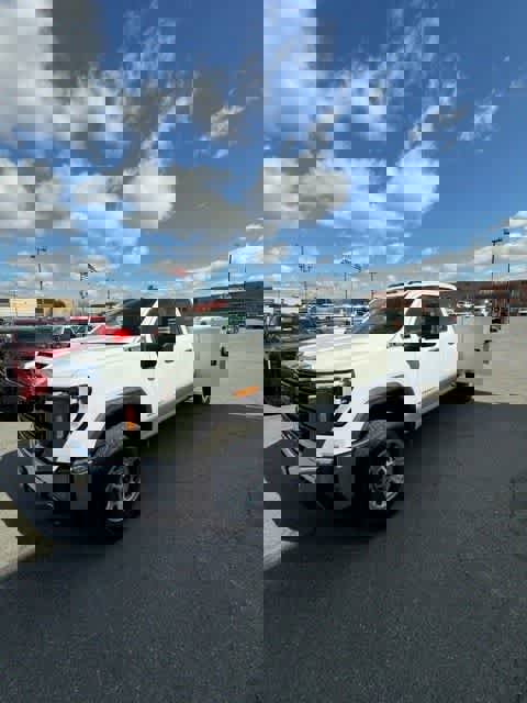New 2024 GMC Sierra 3500 Pro w/ Convenience Package