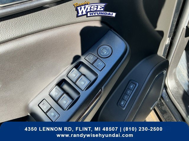 Used 2018 Chevrolet Suburban LT AWD/4WD image 16