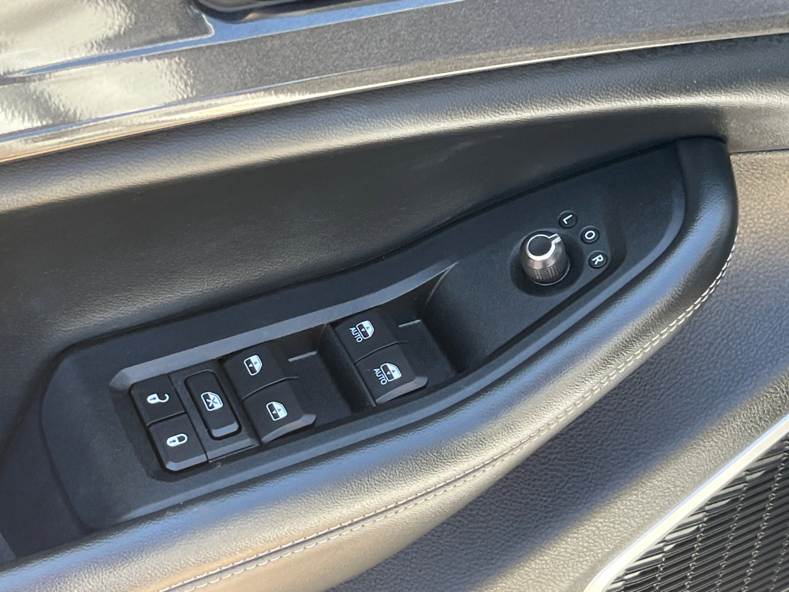 Used 2023 Jeep Grand Cherokee Laredo w/ Trailer Tow Prep Group (B) RWD image 14