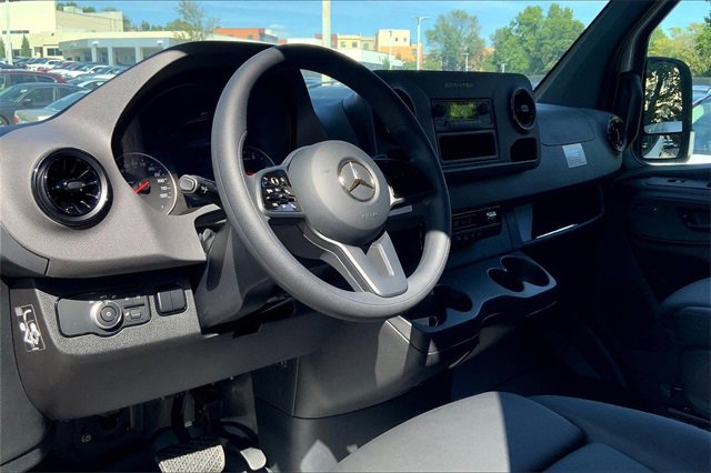 Used 2024 Mercedes-Benz Sprinter 2500 image 13