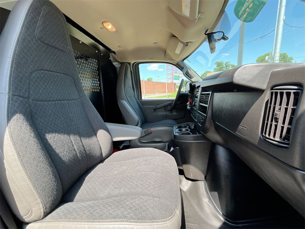 Used 2024 GMC Savana 2500 w/ Driver Convenience Package image 29