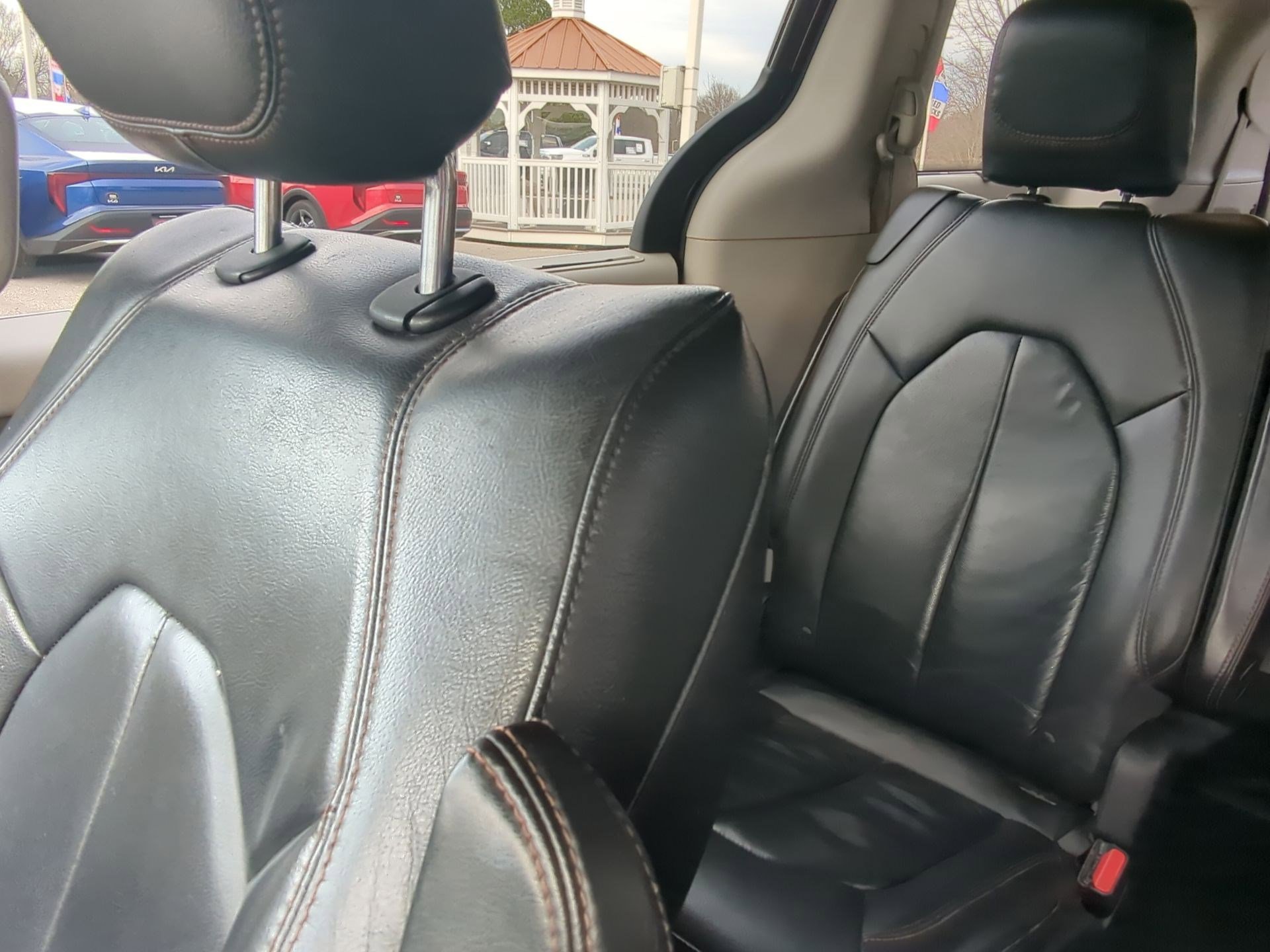 Used 2017 Chrysler Pacifica Touring-L image 20