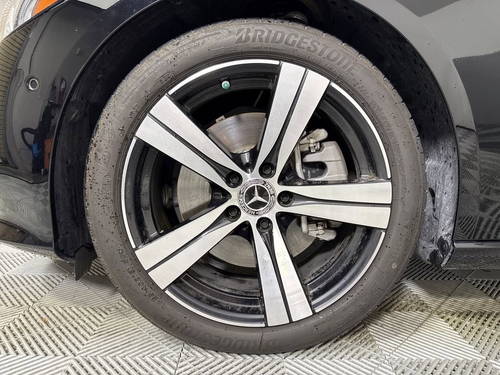 Used 2025 Mercedes-Benz C 300 Sedan image 21
