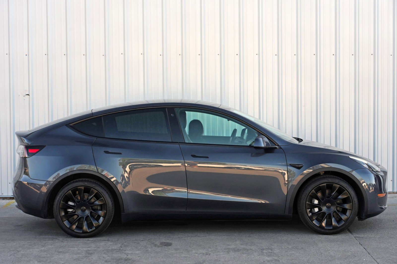 Used 2021 Tesla Model Y Long Range image 50