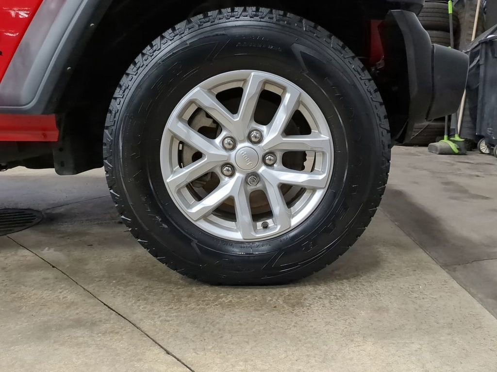 Used 2023 Jeep Wrangler Sport S image 7