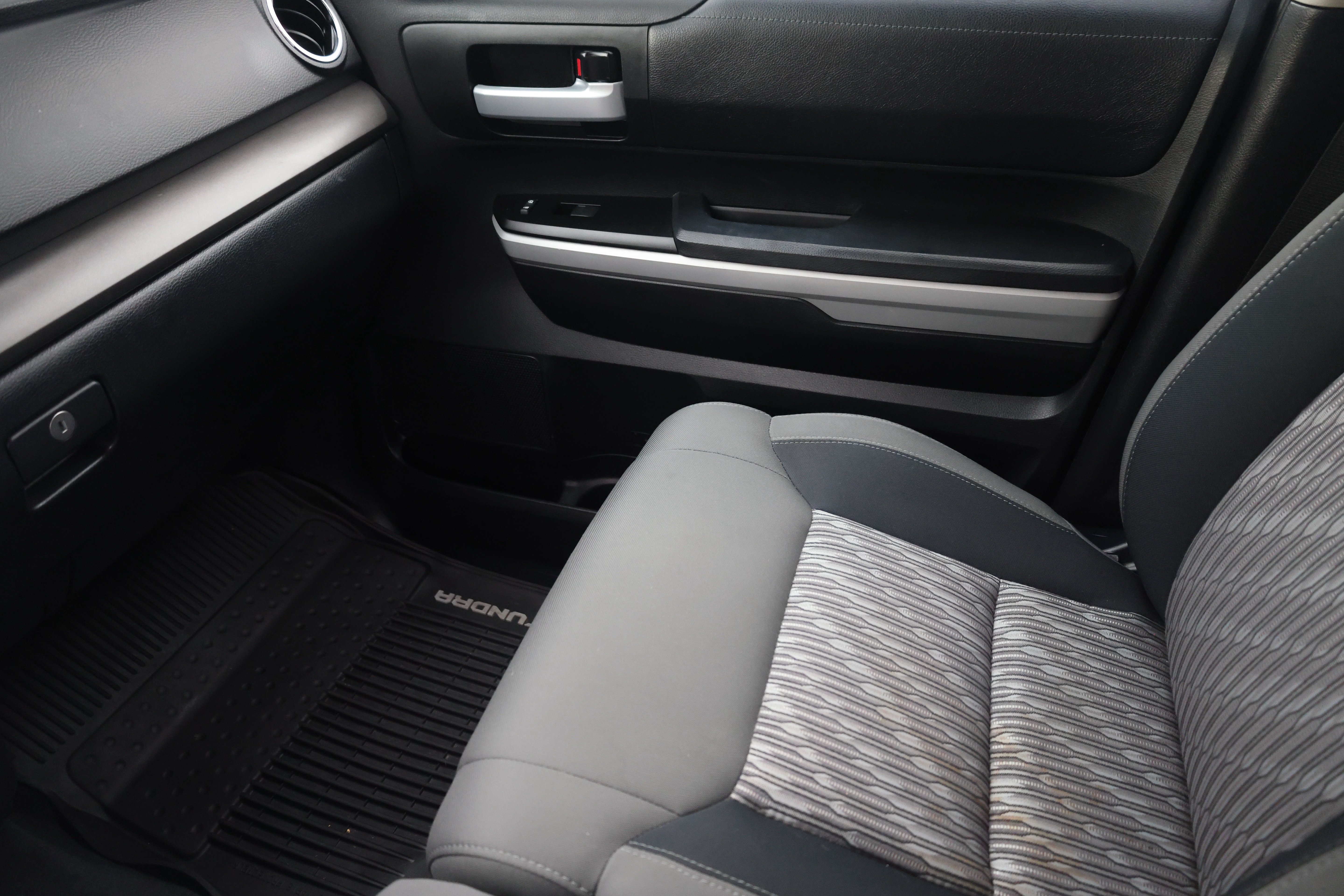 Used 2019 Toyota Tundra SR5 RWD image 10