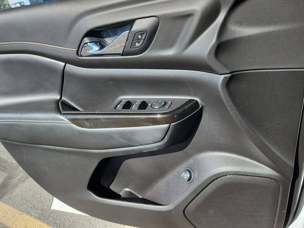 Used 2020 GMC Acadia AT4 w/ Trailering Package image 9