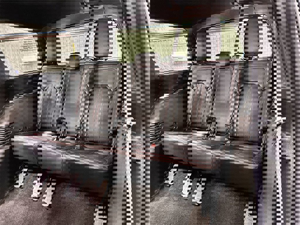 Used 2021 Ford Expedition Limited image 39