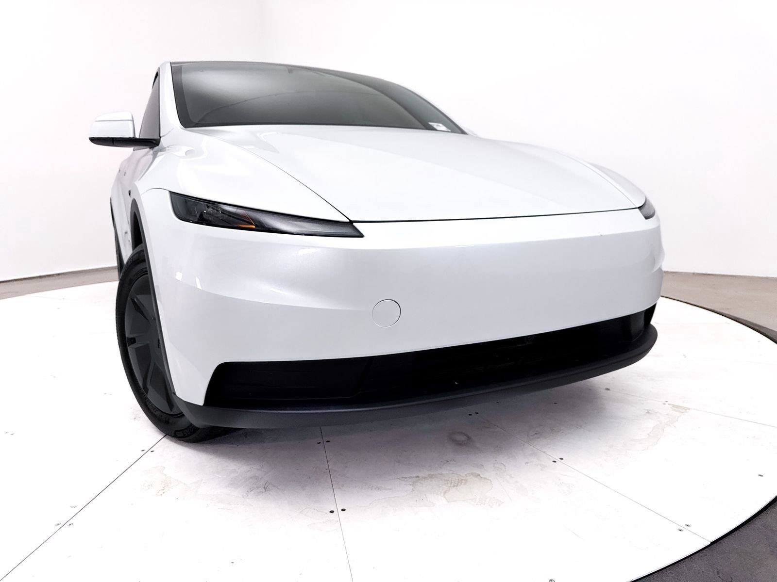 Used 2026 Tesla Model Y 2WD image 6