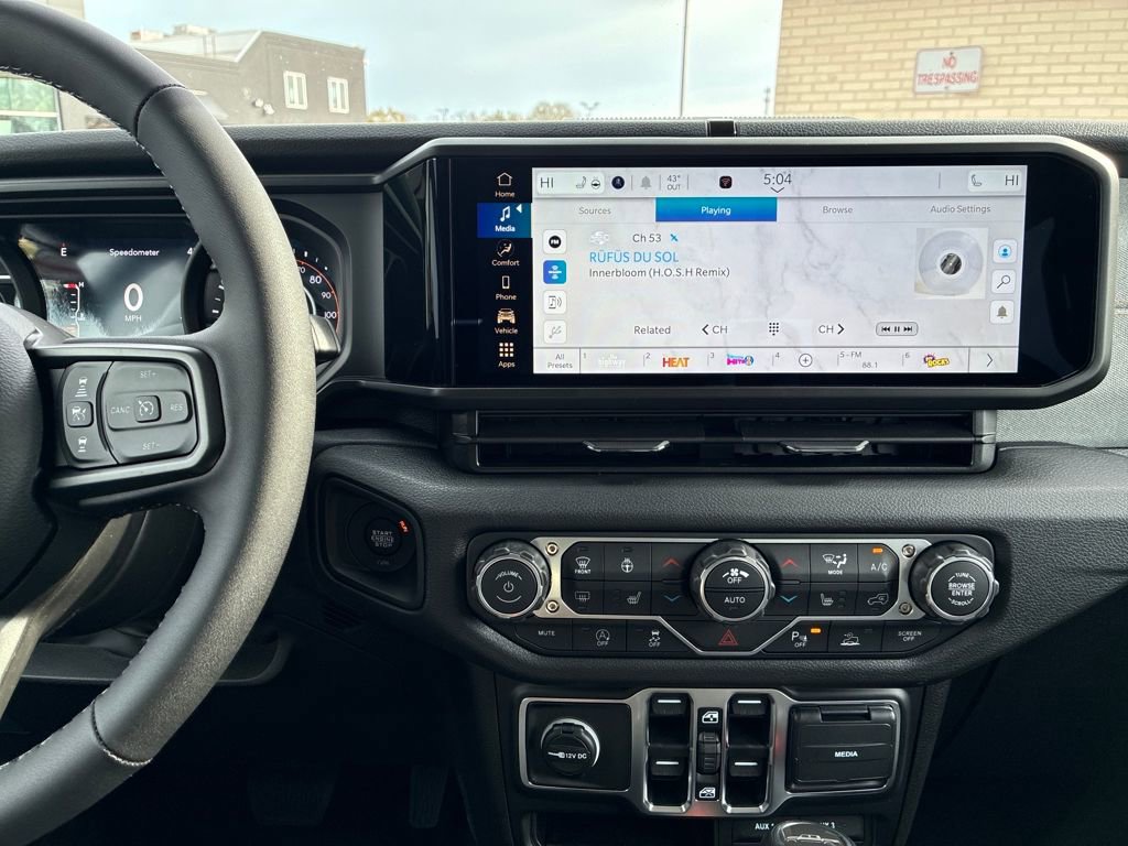 New 2026 Jeep Gladiator Sport AWD/4WD image 18