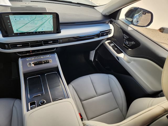New 2026 Lincoln Aviator AWD w/ Jet Appearance Package image 12