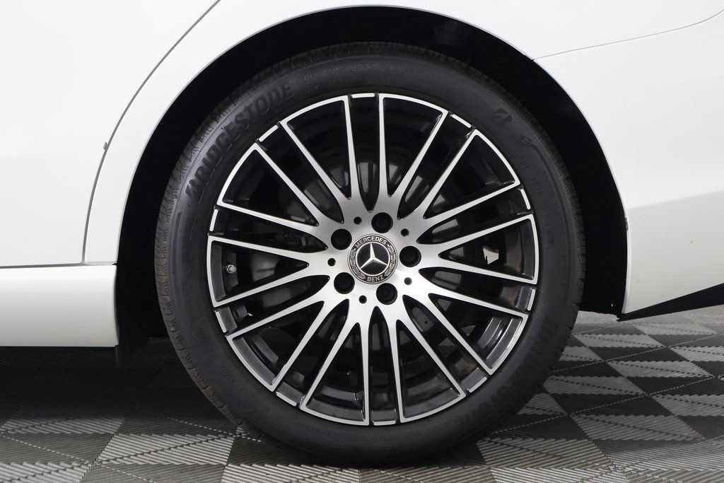 Used 2025 Mercedes-Benz C 300 Sedan image 16