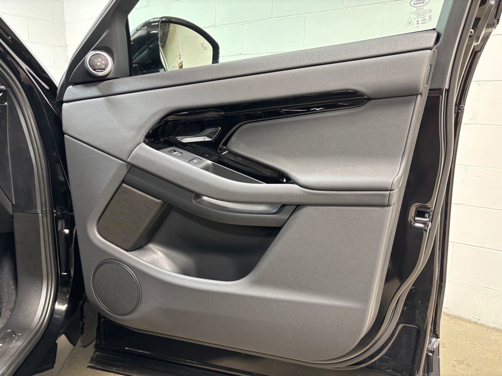 New 2026 Land Rover Range Rover Evoque S image 32