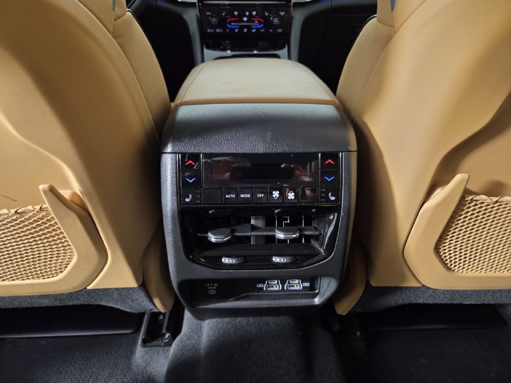 Used 2024 Jeep Grand Cherokee L Summit w/ High Altitude Package AWD/4WD image 26